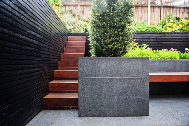 Fantastic contemporary garden located in the heart of Ascot was designed by Garden Builders Design, outside dining specialist landscaping company Berkshire.