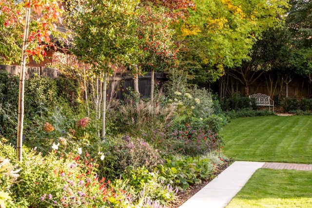 This garden landscape is another fine instalment to The Garden Builders portfolio of landscape gardens that has seen us revered as the most reliable and sought.
