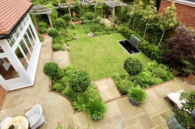 The Garden Builders and Lynne Marcus have teamed up once again to bring to life this incredible garden design in the heart of London. Designed by Lynne Marcus.