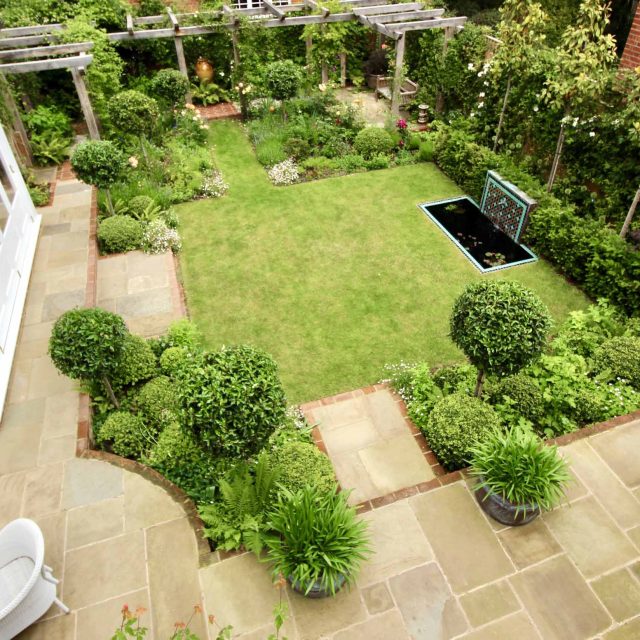The Garden Builders and Lynne Marcus have teamed up once again to bring to life this incredible garden design in the heart of London. Designed by Lynne Marcus.