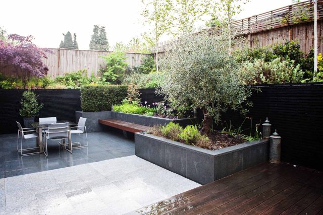 Fantastic contemporary garden located in the heart of Ascot was designed by Garden Builders Design, outside dining specialist landscaping company Berkshire.