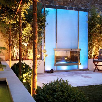 Minimalist yet modern sophisticated by Garden Designer Kate Gould - Palace Gardens Terrace, South Kensington, constructed by Garden Building landscapers.