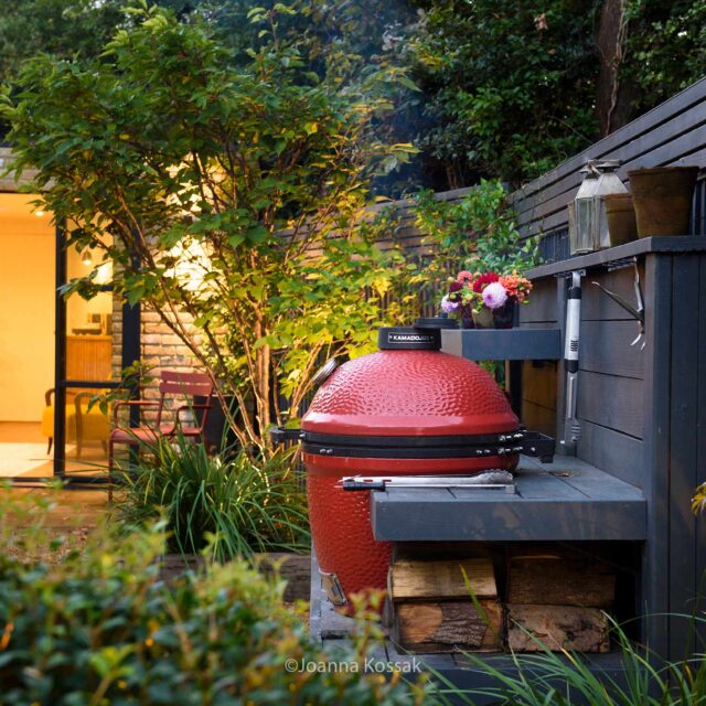 Clapham West London garden designer luxury feeling outdoor room kitchen dining built in bbq