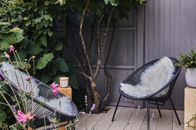 Wimbledon family garden designer tranquil outdoor multi purpose family living space that functions as an extension of the home. 