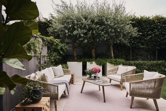 Wimbledon family garden designer tranquil outdoor multi purpose family living space that functions as an extension of the home. 