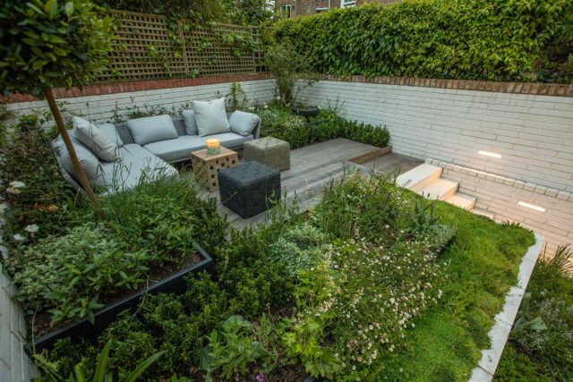 Roof garden courtyard designers building company London Islington planning roofers planting, sleek cubist-inspired, for effortless relaxation.