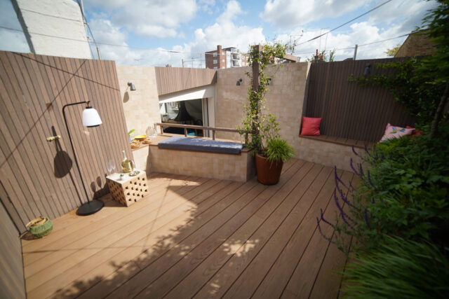 Roof garden terrace designers builders company London Notting Hill, created a cohesive transition between indoors and out.