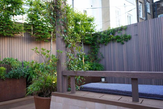 Roof garden terrace designers builders company London Notting Hill, created a cohesive transition between indoors and out.
