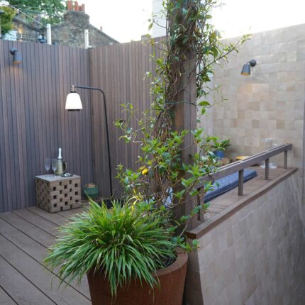 Roof garden terrace designers builders company London Notting Hill, created a cohesive transition between indoors and out.